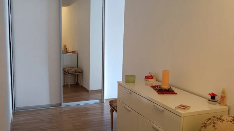 ATYPICKÝ 63M2 S LOGGIOU TEHLA PRI STAREJ RADNICI