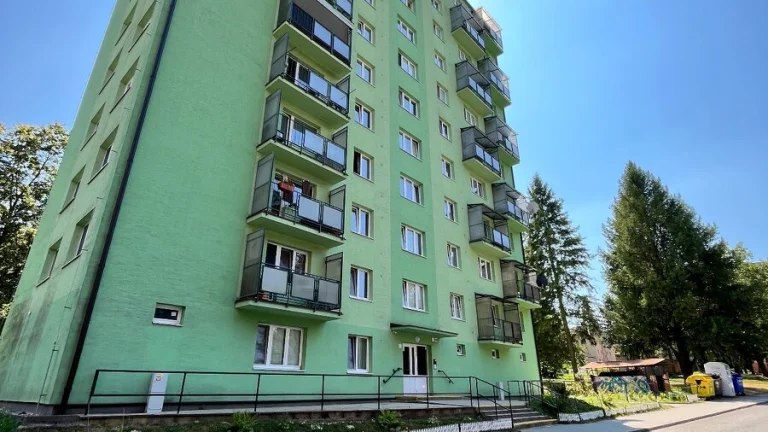 3 izbový byt centrum Handlovej