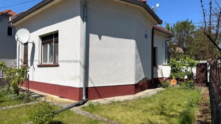 Na predaj tehlový rodinný dom v lokalite Za tromi mostami