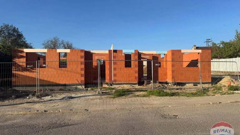 Predaj 4 izbového domu, Opatová