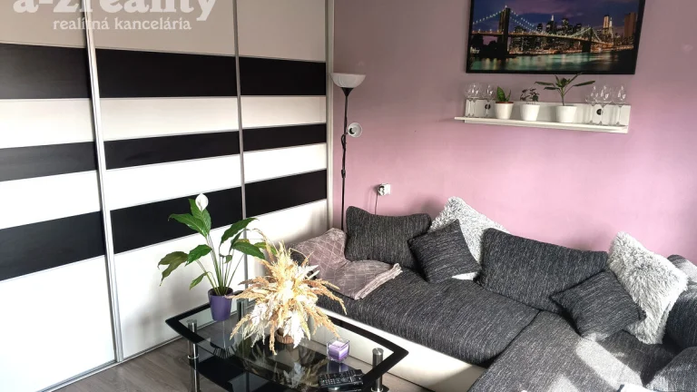 Na predaj 2,5 izbový byt v centre mesta Nové Zámky
