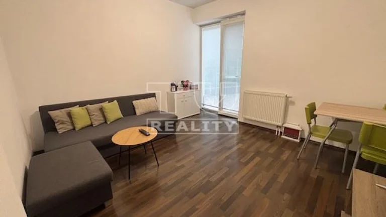 2-IZBOVÝ BYT 53 M2 S TERASOU 15 M2 V CENTRE TRENČÍNA