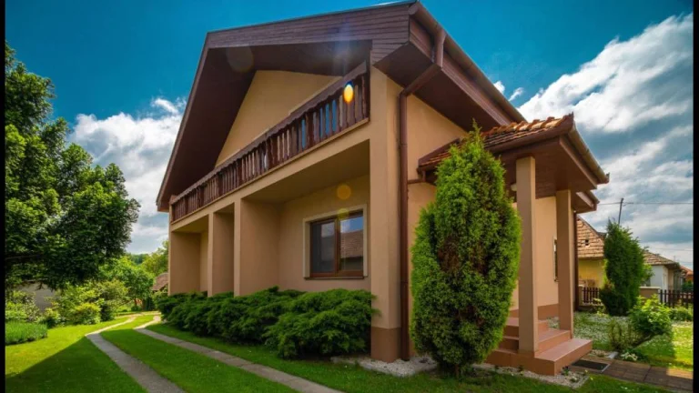 Predáme rodinný dom, 282 m2, pozemok 1240 m2, Čifáre, okr. N