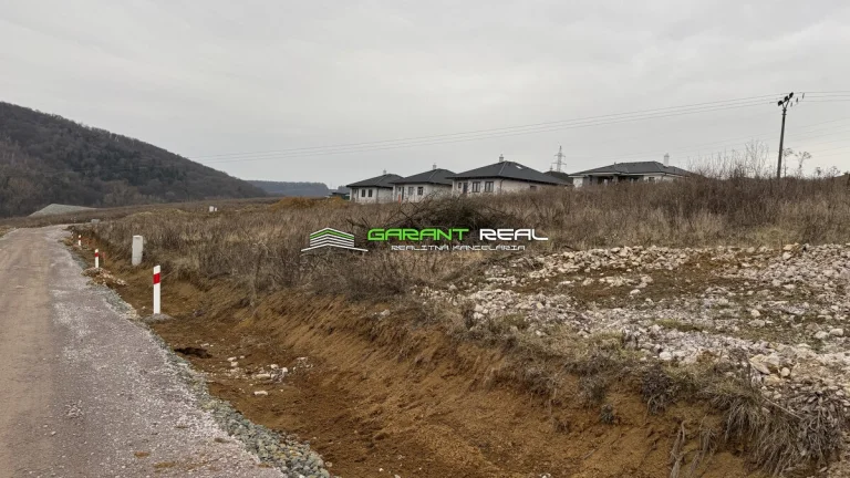 Predaj stavebné pozemky 525 m2, 546 m2, 1367 m2, Kanaš