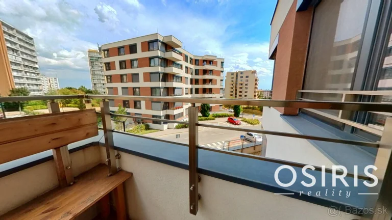 Krátkodobý prenájom - Klimatizovaný 2i byt s balkónom, novos