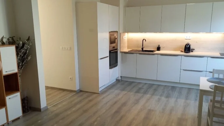 Nový 2i byt s terasou a parkovaním v projekte Pod Vinicou