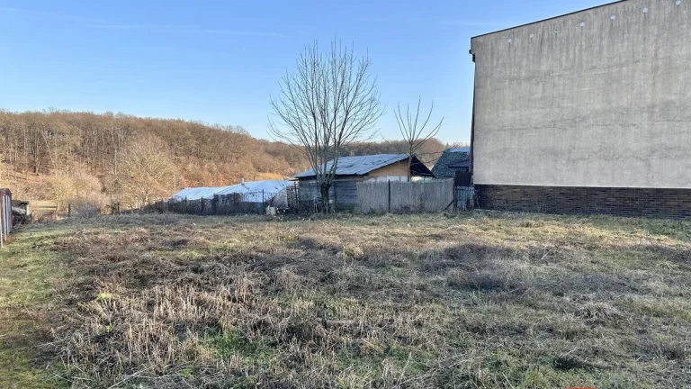 Stavebný pozemok, 811 m2, Tehla