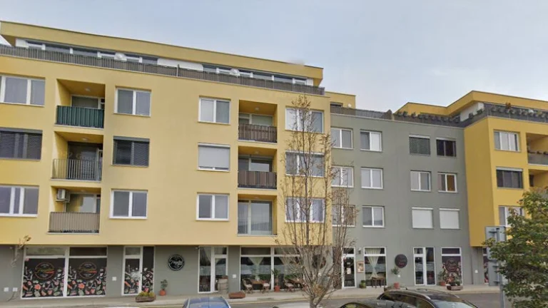 REZERVOVANÉ - VEĽKÝ 2 izb. BYT, loggia + PARKOVACIE STÁTIE -