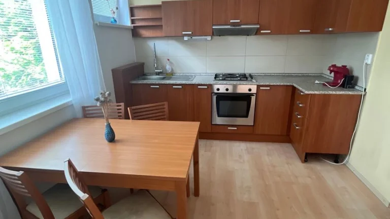 Na Prenájom 2-izbový byt v Bratislave