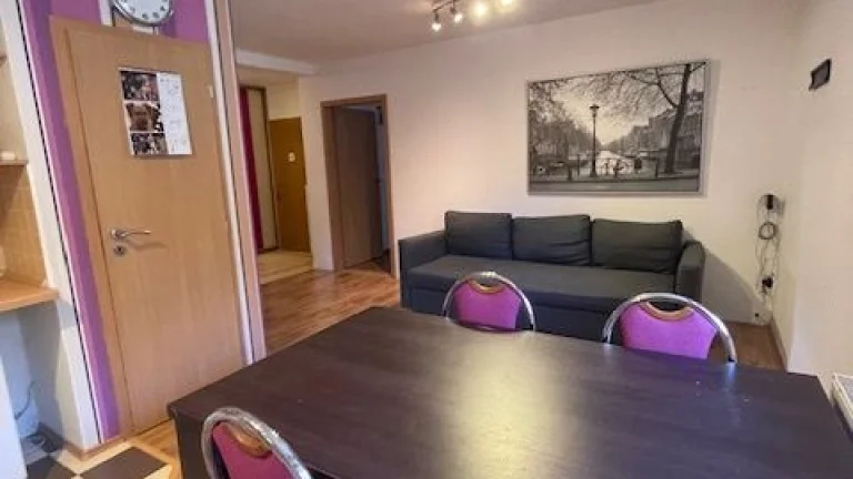 3 IZBOVÝ BYT S 2x PARKOVACÍMI MIESTAMI V CENE, VLASTNÉ KÚ
