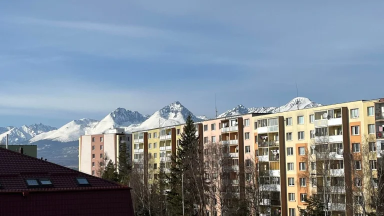 ZARIADENÝ 2 I BYT S BALKÓNOM, 64 m2, POPRAD - JUH