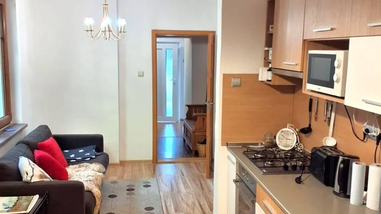 Na prenájom 3 izbový byt pod Hradom s terasami, Bratislava