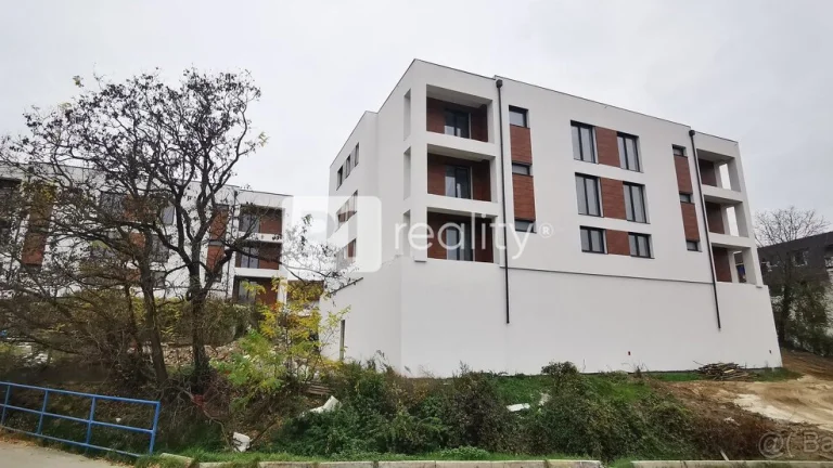Nový 3 izbový byt č. B11 / Banka pri Piešťanoch