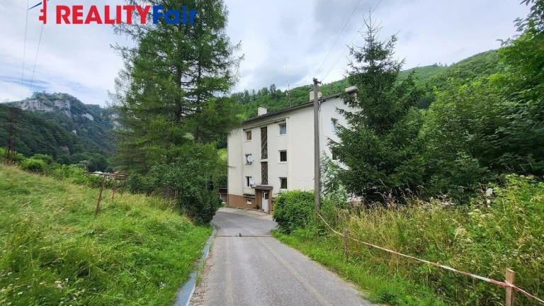 PREDAJ - 3 izbového bytu - Dolný Harmanec, okr. Banská Bystr