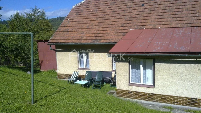 Zvýhodnená cena - Predám pozemky a dom s veľkou záhradou Ska