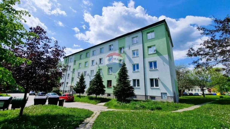 REZERVOVANÉ, 3-izbový byt s balkónom, Revúca, ul. Jilemnické