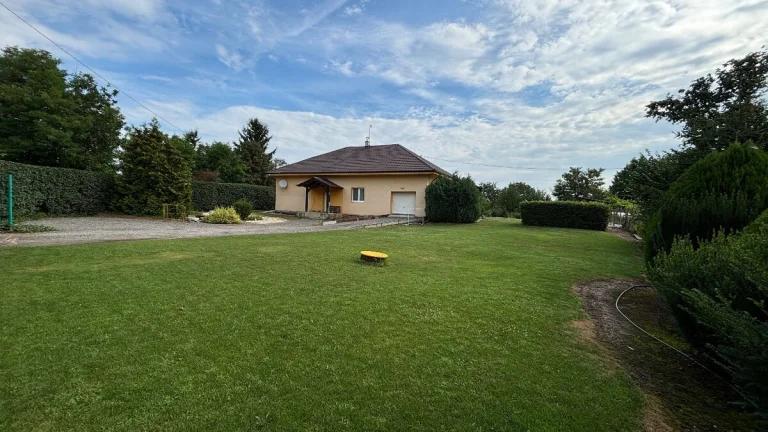 Exkluzívne Rodinný dom 4izby+garaž+terasa,Cabaj-Riegler