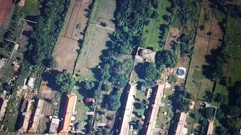 Predám 27 árov stavebný pozemok v obci LOK
