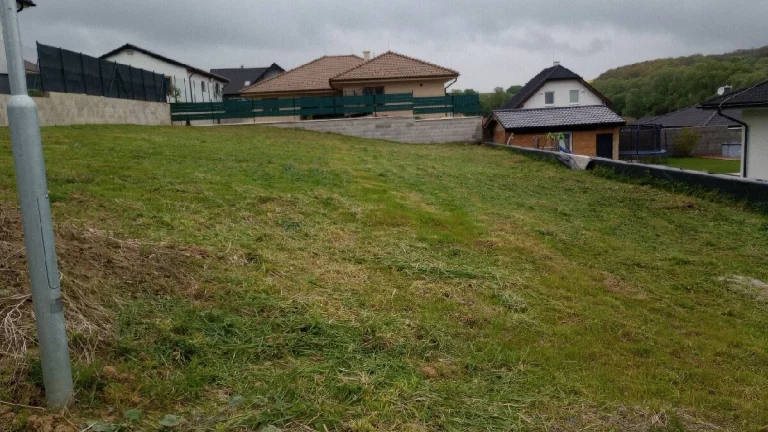 Pozemok 770m², zupcany