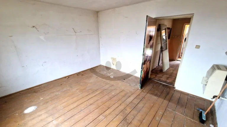 Starší rodinný dom s nádherným pozemkom v obci Hurbanovo