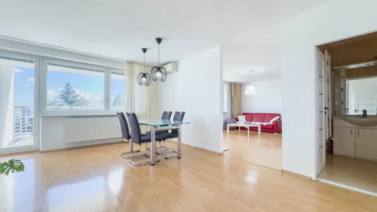 Prenájom 4 izbového bytu 127 m2, Hradný vrch, Staré Mesto