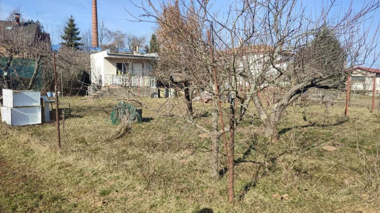 Záhrada s chatkou na predaj
