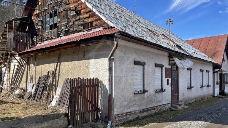 Dom na rekonštrukciu vhodný na chalupu v obci Smolník