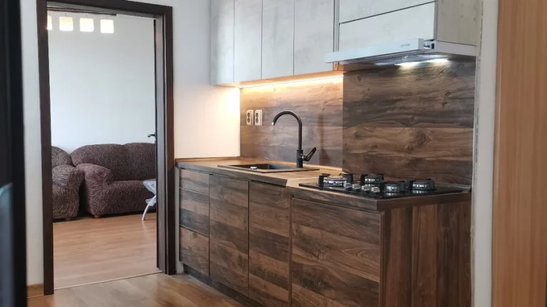 Prenájom - 2 izb. byt, komplet zariadený a zrekonštruovaný