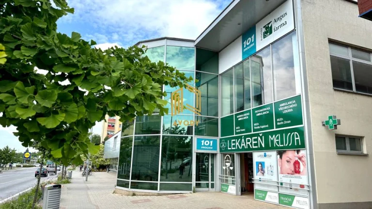 NA PRENÁJOM KOMERČNÝ PRIESTOR (88m2) V CENTRE SENICE