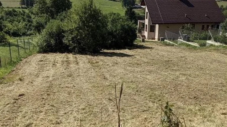 Výnimočný slnečný stavebný pozemok s krásnym výhľadom na Beň