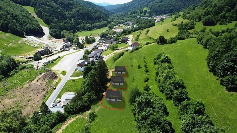Výnimočný STAVEBNÝ POZEMOK SO STAVEBNÝM POVOLENÍM VÝHĽAD NA
