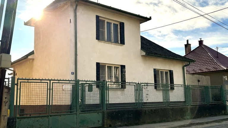 Na predaj dom s veľkým pozemkom 1216m2 Ivanka pri Dunaji