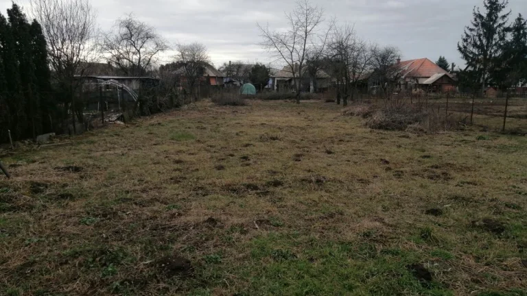 Pozemok na predaj v obci Pohronský Ruskov