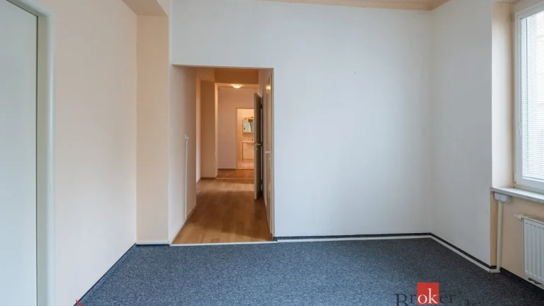 Predaj 3 izbový byt v centre Piešťan 106m2 + pivnica 13m2