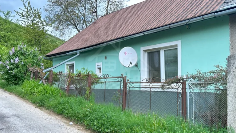 VÝRAZNE ZNÍŽENÁ CENA - Vidiecky dom pod lesom v obci Rožňa