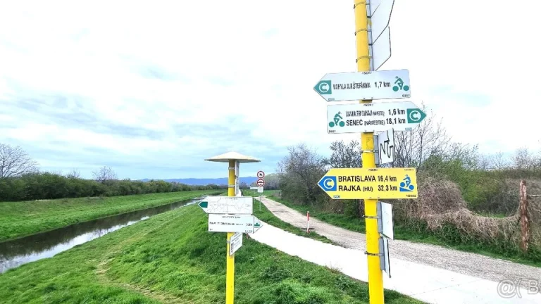 Pozemok v krásnom prostredí malebnej Ivanky pri Dunaji.