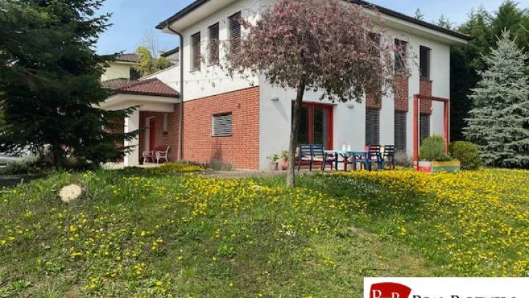 Predaj luxusná 6 izbová Vila,245 m2,pozemok 956 m2,Krasňany,