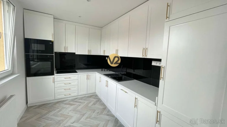FOR RENT NA PRENÁJOM 2-izbový byt Nitra - centrum