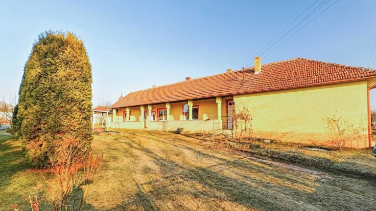 RODINNÝ DOM - CESTICE, 15 km od KOŠÍC, KOŠICE - OKOLIE
