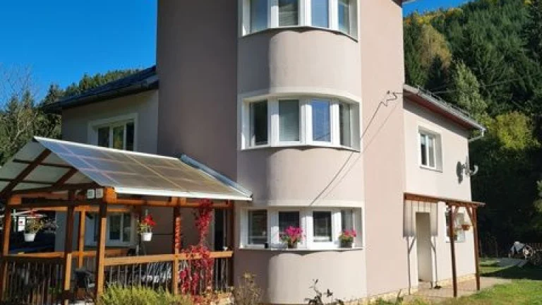 Zaujímavá väčšia nehnuteľnosť na bývanie, podnikanie, prípad