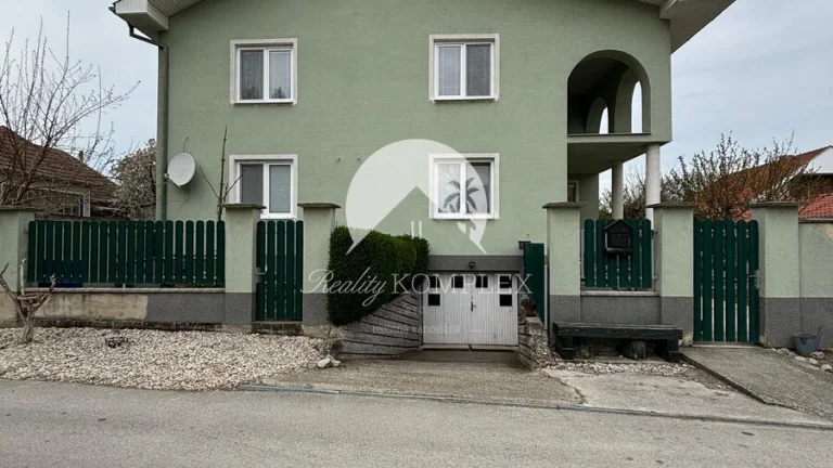 Reality KOMPLEX s.r.o. vám ponúka na predaj veľmi pekný, 6-i