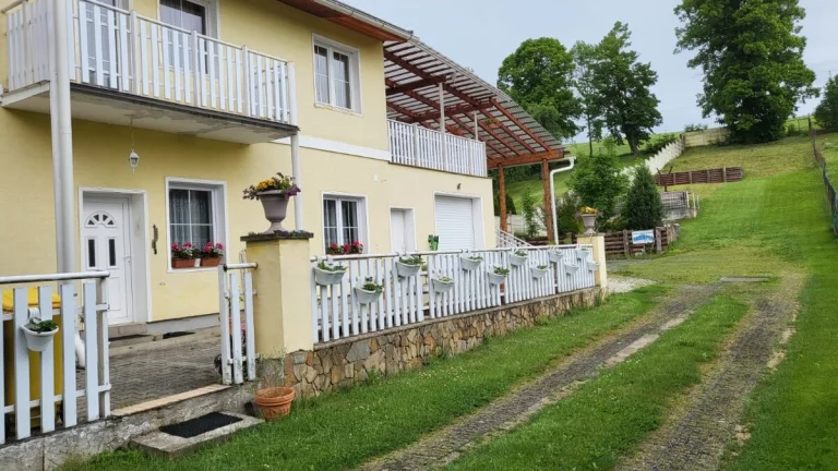 Prenajmem Dom s 3-mi apartmánmi Liptovský Trnovec
