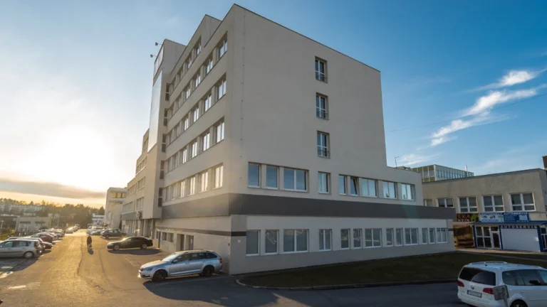 Prenájom - obchodné priestory - Považská Bystrica