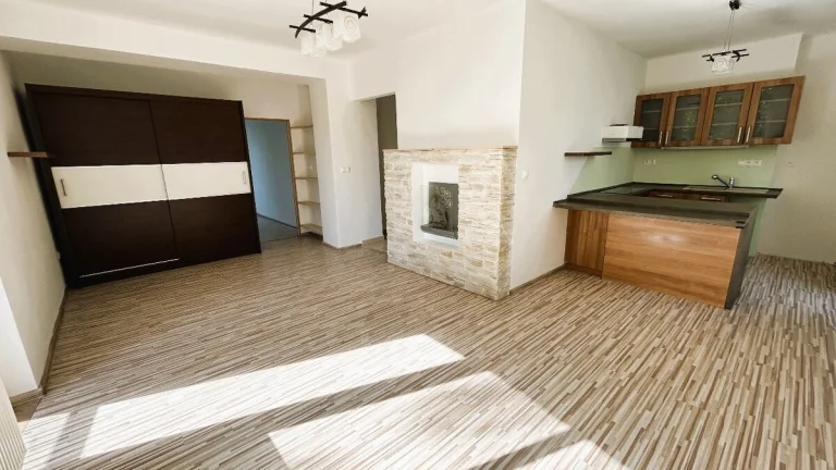 Zvolen, centrum mesta – priestranný, 2-izbový byt , 53 m2