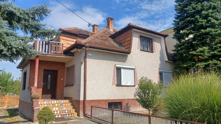 Rodinný dom Dvorec, okr. Bánovce nad Bebr. 576 m2