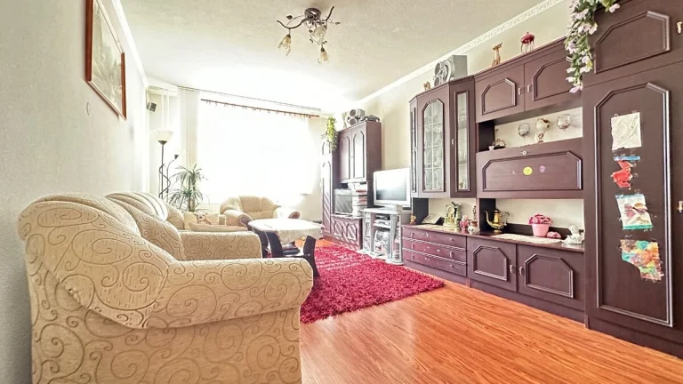 3izb. byt s loggiou, 72m2 - sídlisko Západ