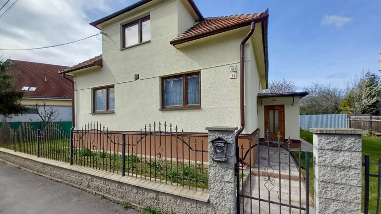 4 izbový rodinný dom vo Veľkej