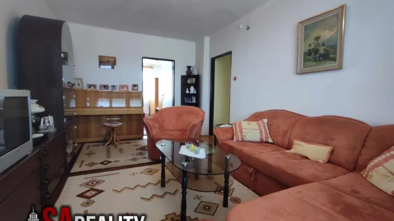 Na predaj 3 izbový byt Šarovce