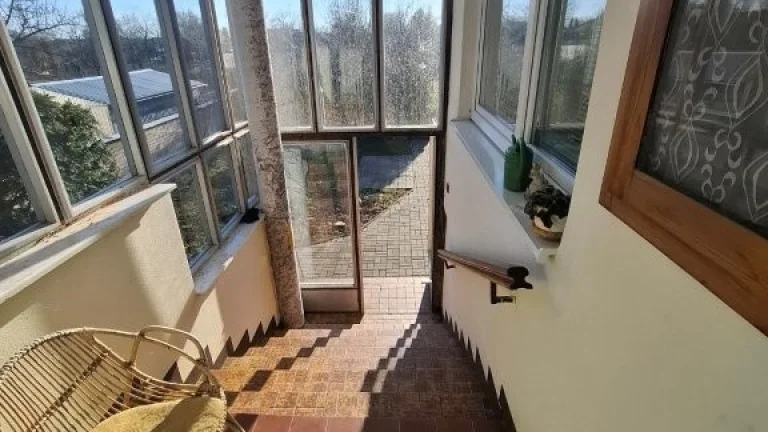 DVOJPODLAŽNÝ RODINNÝ DOM - ČECHYNCE - 1530m2 POZEMOK