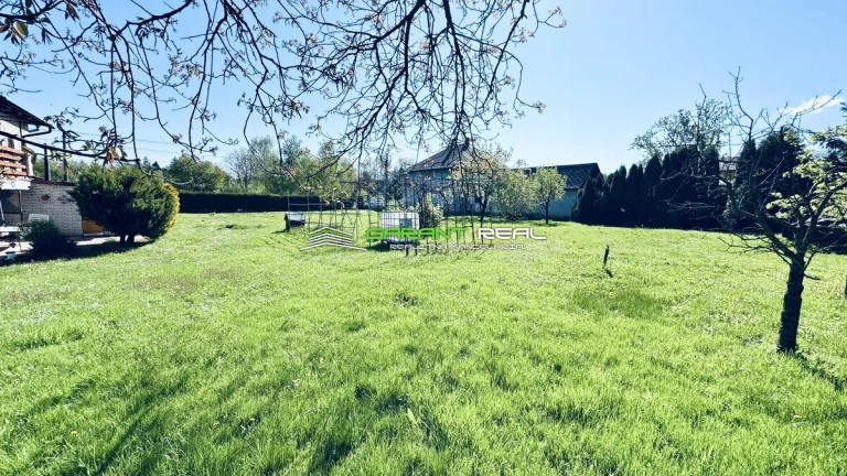 Predaj stavebný pozemok 1410 m2, Lada, okr. Prešov